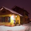 Bahnhof Littenweiler im Schnee bei Nacht
